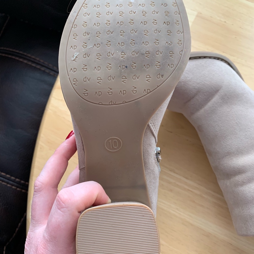 Booties - Picture 4 of 4